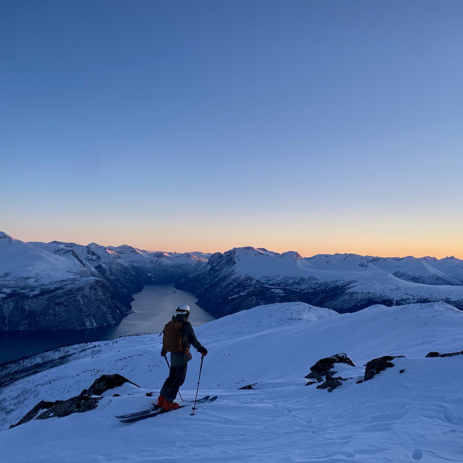 sunset skiing sunnmore